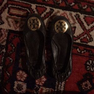Tory Burch Black And Gold Leather Flats
